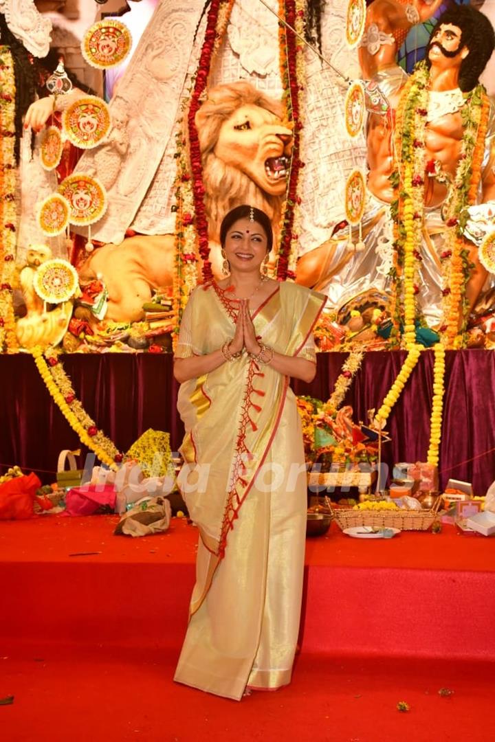 Bhagyashree Patwardhan snapped at Durga Puja Pandal