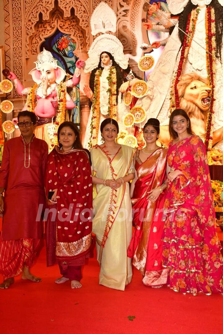 Bhagyashree Patwardhan and Tanishaa Mukerji snapped at Durga Puja Pandal