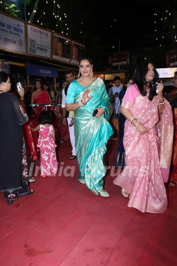 Bipasha Basu snapped at Durga Puja Pandal