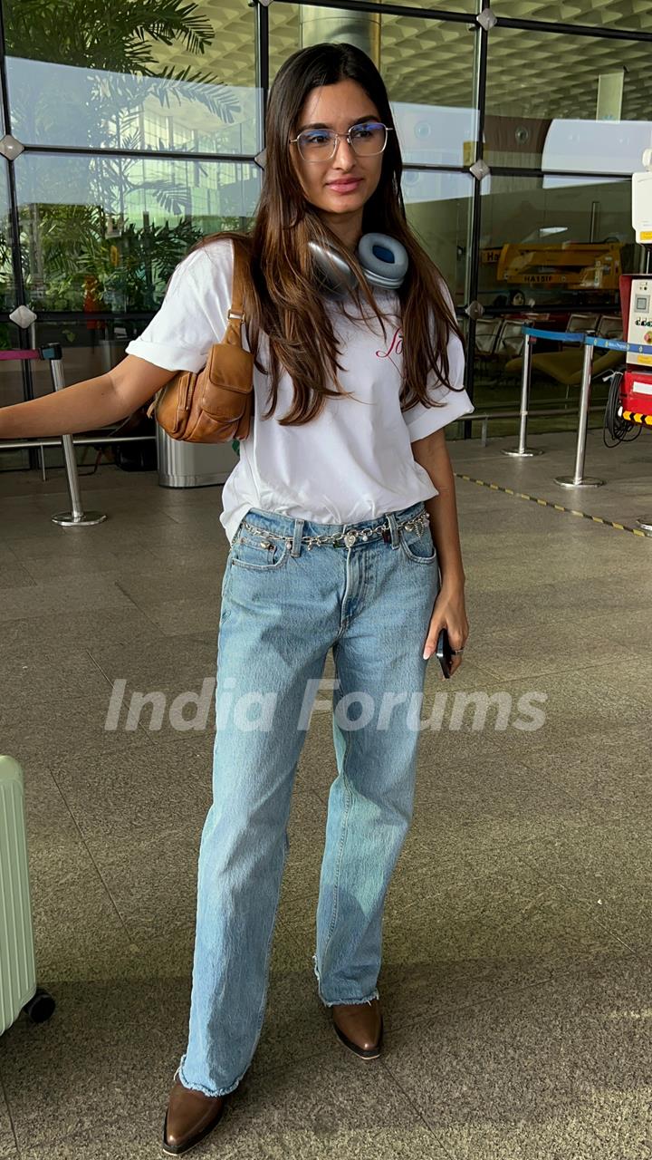 Alaviaa Jaffrey snapped at the airport