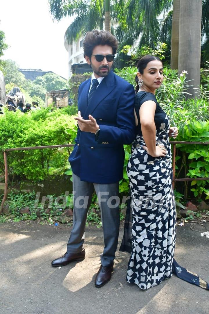 Vidya Balan and Kartik Aaryan snapped promoting their upcoming film 'Bhool Bhulaiyaa 3' on the sets of KBC 16