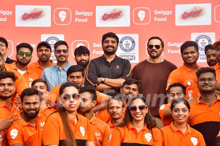 Ajay Devgn and Rohit Shetty attempt the Guinness World Record for the largest Vada Pav delivery at Airport High School & Junior College