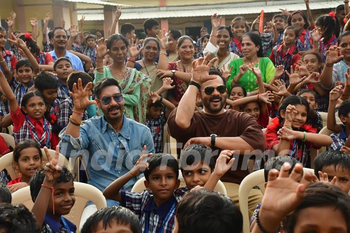 Ajay Devgn and Rohit Shetty attempt the Guinness World Record for the largest Vada Pav delivery at Airport High School & Junior College