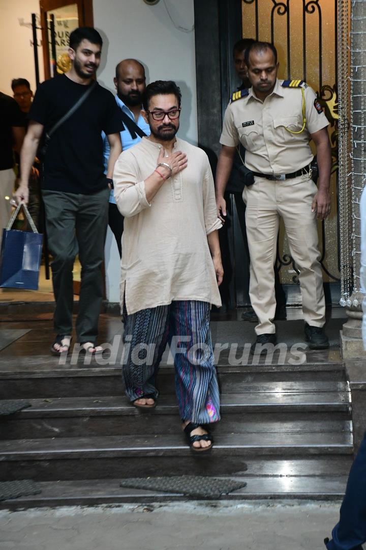 Aamir Khan snapped in the city