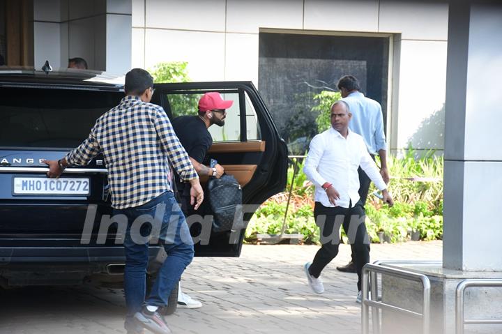 Virat Kohli snapped at the airport