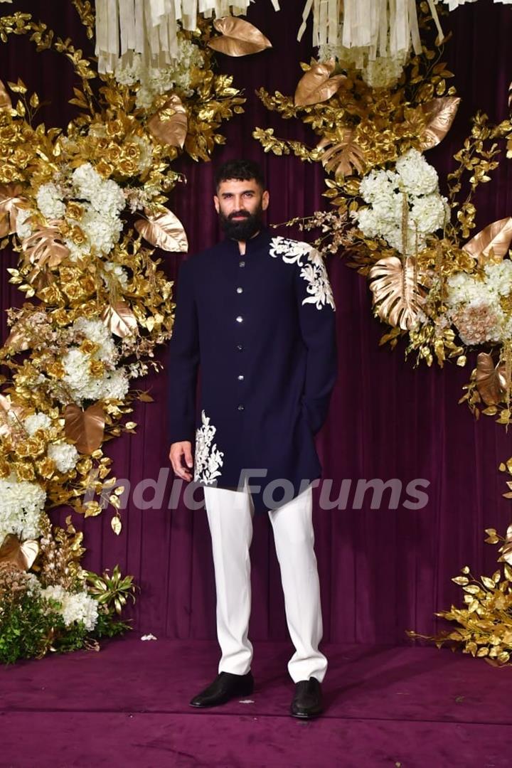 Aditya Roy Kapur snapped at Manish Malhotra’s Diwali Bash