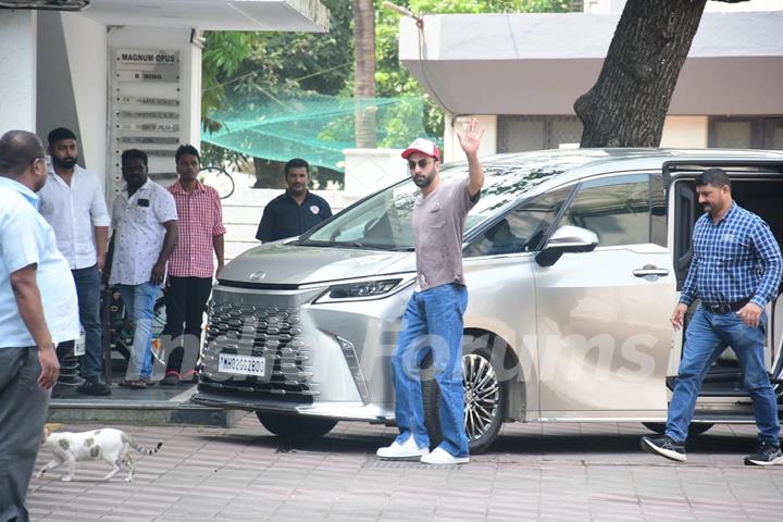 Ranbir Kapoor snapped in the city