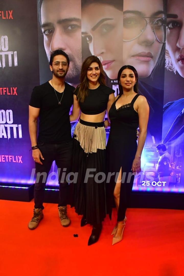 Kanika Dhillon, Shaheer Sheikh and Kriti Sanon grace the screening of 'Do Patti'