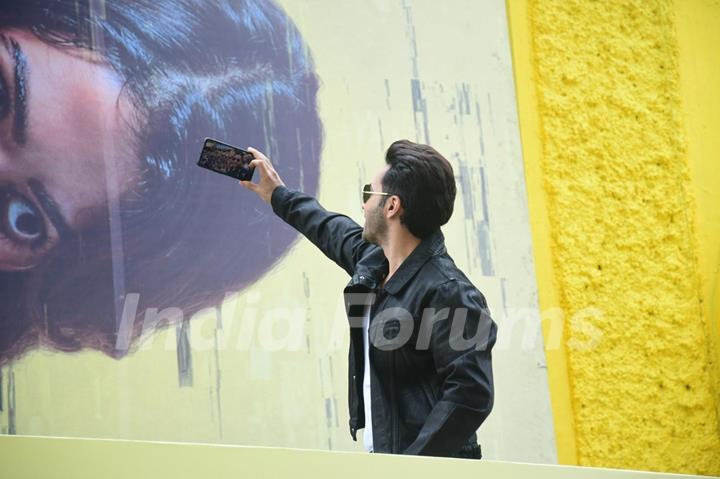 Varun Dhawan snapped promoting his upcoming series 'Citadel: Honey Bunny' at Gaiety Galaxy, Bandra