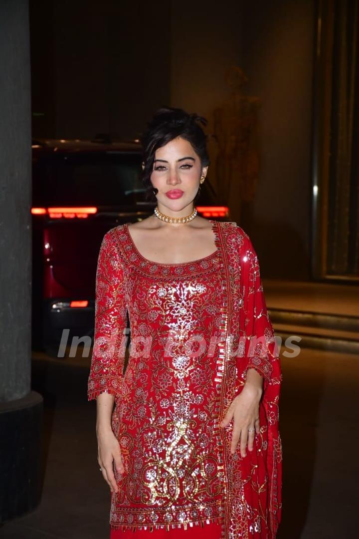 Uorfi Javed snapped attending Abu Jani and Sandeep Khosla’s Diwali party