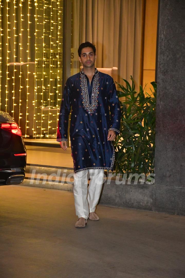 Agastya Nanda snapped attending Abu Jani and Sandeep Khosla’s Diwali party