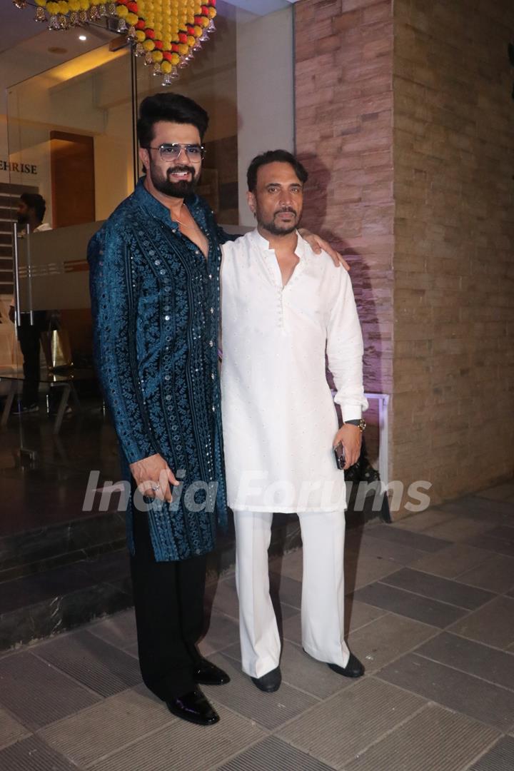 Maniesh Paul snapped attending Pragya Kapoor’s Diwali bash