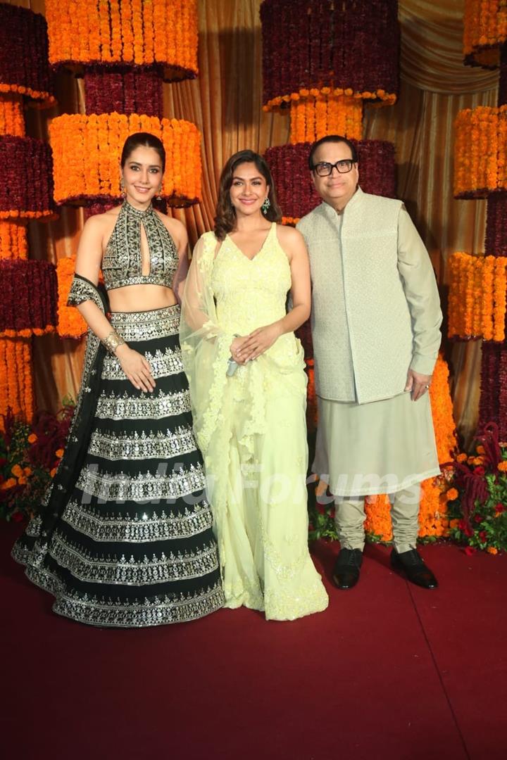 Ramesh Taurani, Mrunal Thakur and Raashii Khanna snapped at Ramesh Taurani’s Diwali Bash