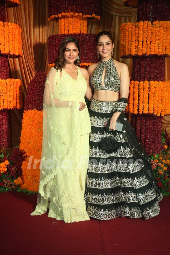 Mrunal Thakur and Raashii Khanna snapped at Ramesh Taurani’s Diwali Bash