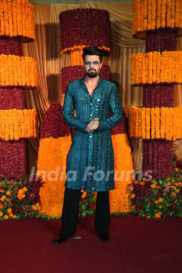 Maniesh Paul snapped at Ramesh Taurani’s Diwali Bash