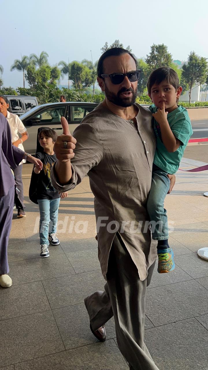 Saif Ali Khan and Jeh Ali Khan  snapped at the airport