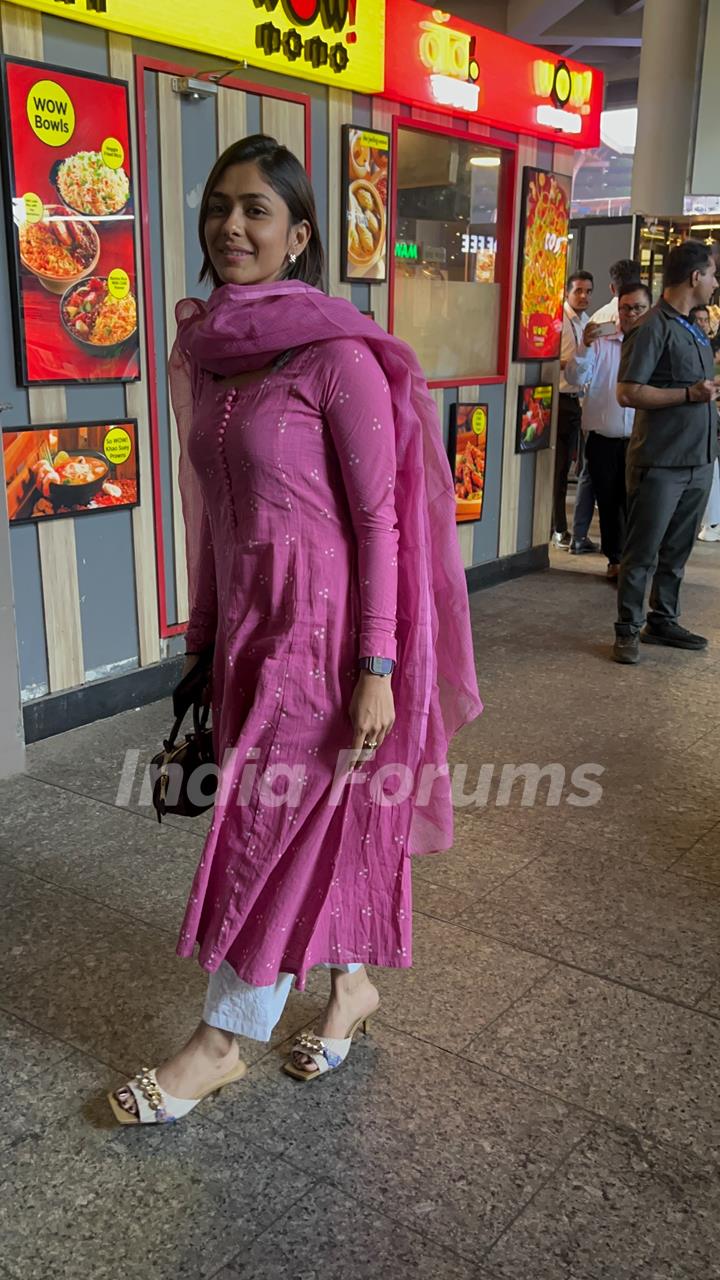 Mrunal Thakur snapped at the airport