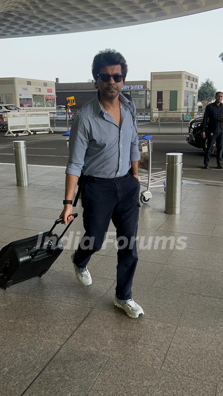 Nikhil Dwivedi snapped at the airport