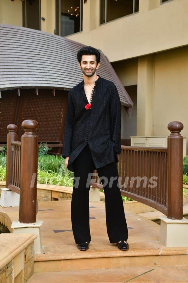 Sidhant Gupta snapped promoting their upcoming series 'Freedom at Midnight'