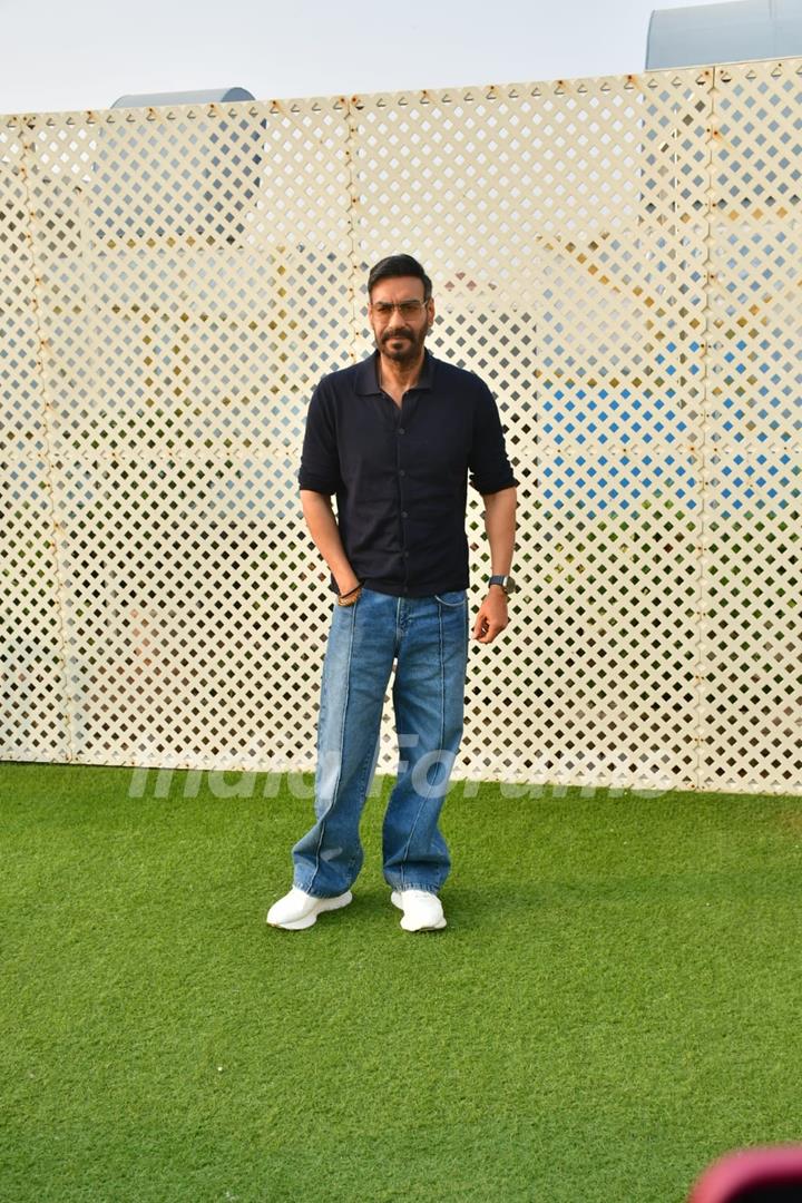 Ajay Devgn snapped promoting their movie 'Singham Again'