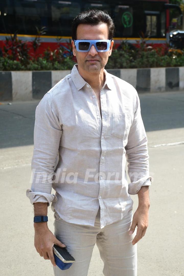 Rohit Roy snapped in the city