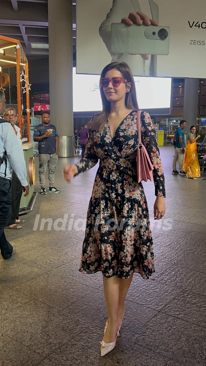 Raashii Khanna snapped at the airport