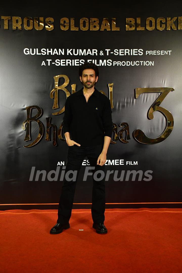 Kartik Aaryan grace the success party of Bhool Bhulaiyaa 3