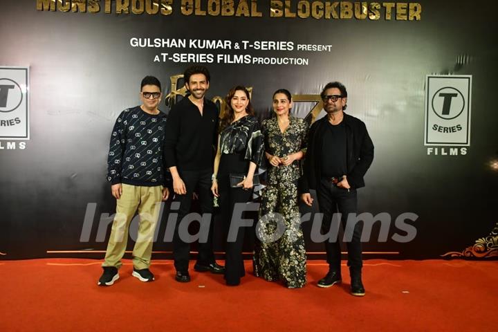 Vidya Balan, Madhuri Dixit, Bhushan Kumar, Anees Bazmee and Kartik Aaryan grace the success party of Bhool Bhulaiyaa 3