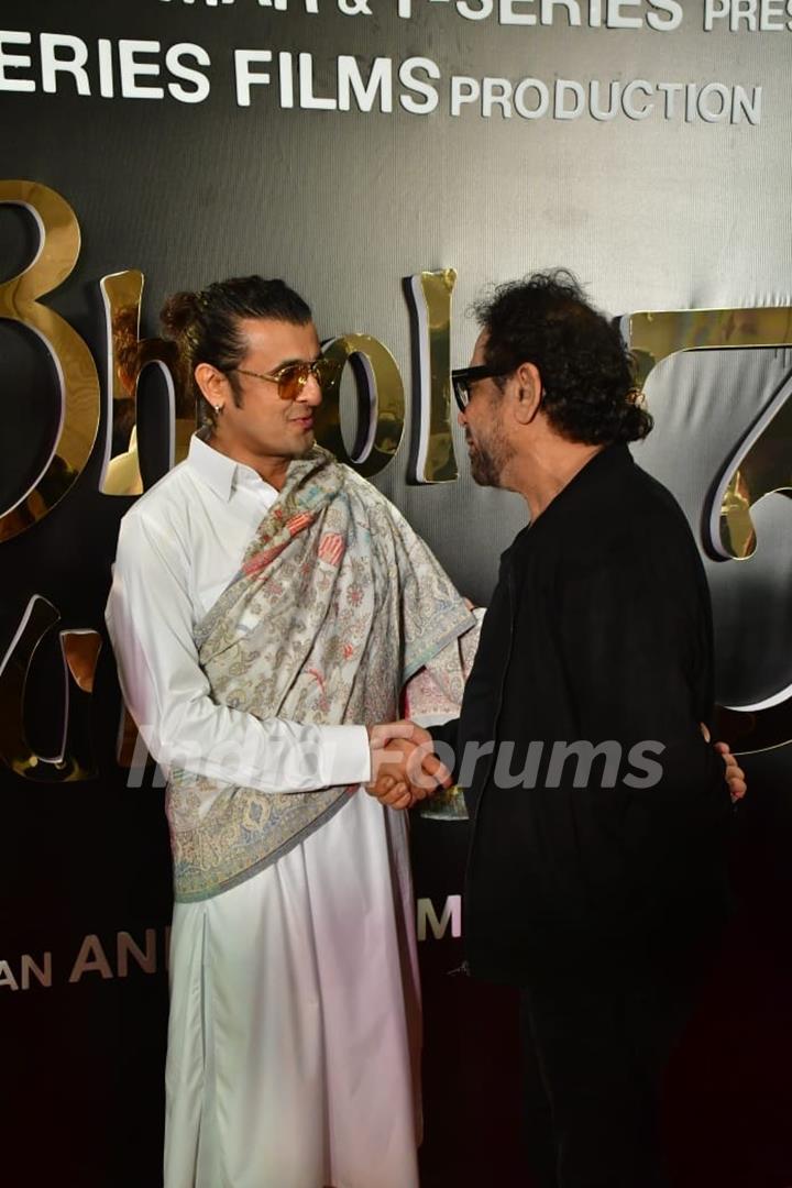 Sonu Nigam and Anees Bazmee grace the success party of Bhool Bhulaiyaa 3