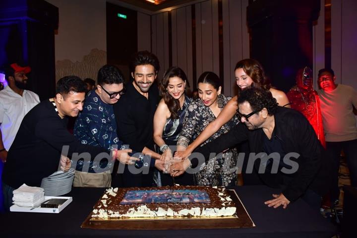 Vidya Balan, Madhuri Dixit, Bhushan Kumar, Anees Bazmee, Kartik Aaryan and Triptii Dimri grace the success party of Bhool Bhulaiyaa 3