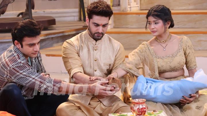 Romiit Raaj, Rohit Purohit and Samridhii Shukla BTS Photos of Abhira and Armaan’s selfless proposal to co-parent