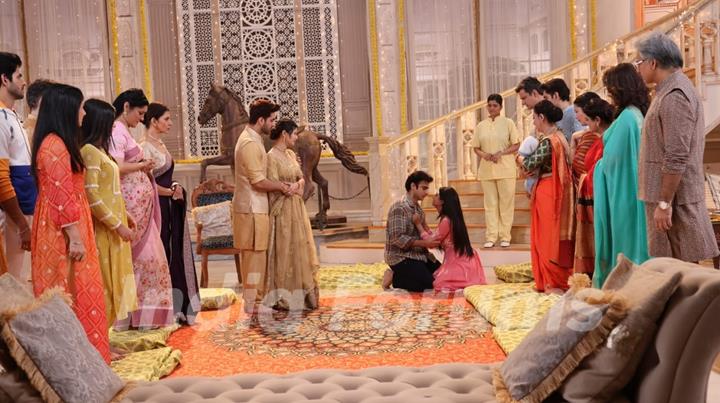 Romiit Raaj, Rohit Purohit, Samridhii Shukla and Garvita Sadhwani BTS Photos of Abhira and Armaan’s selfless proposal to co-parent