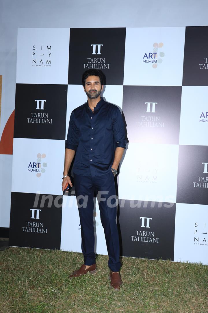 Gurfateh Pirzada Snapped At Tarun Tahiliani Event