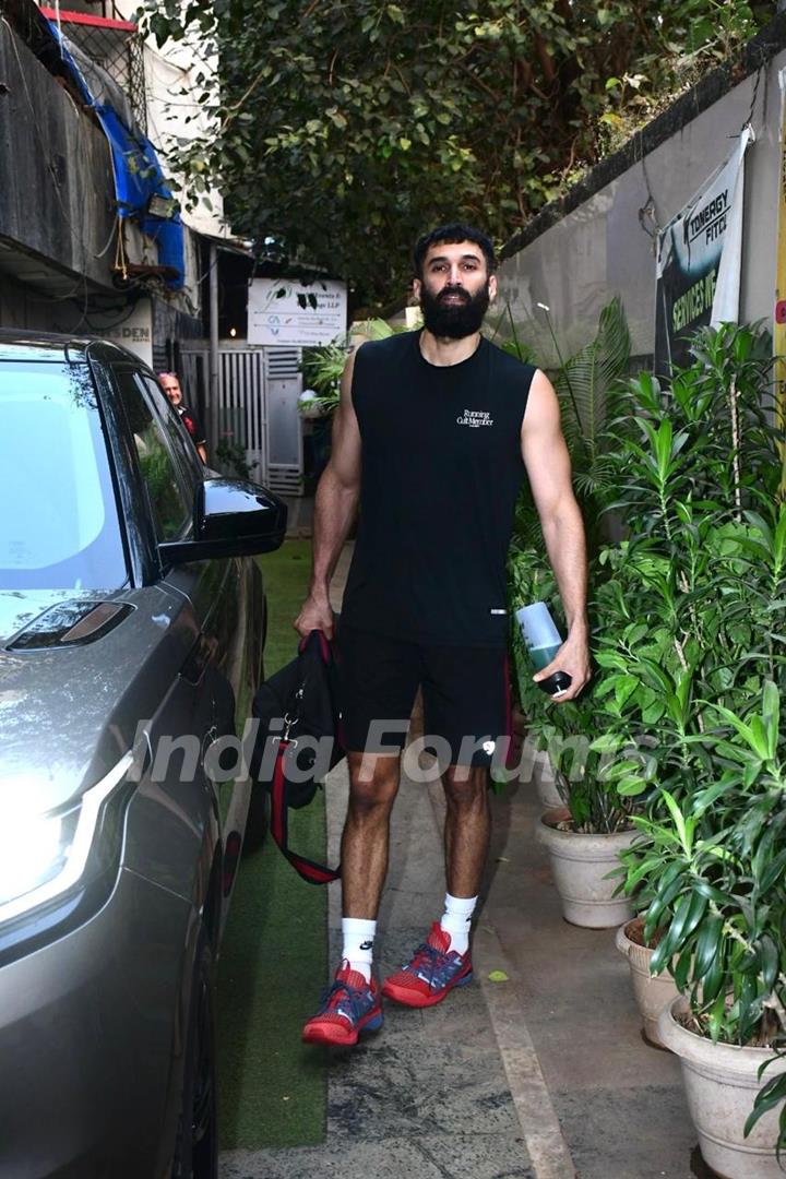 Aditya Roy Kapur snapped in the city