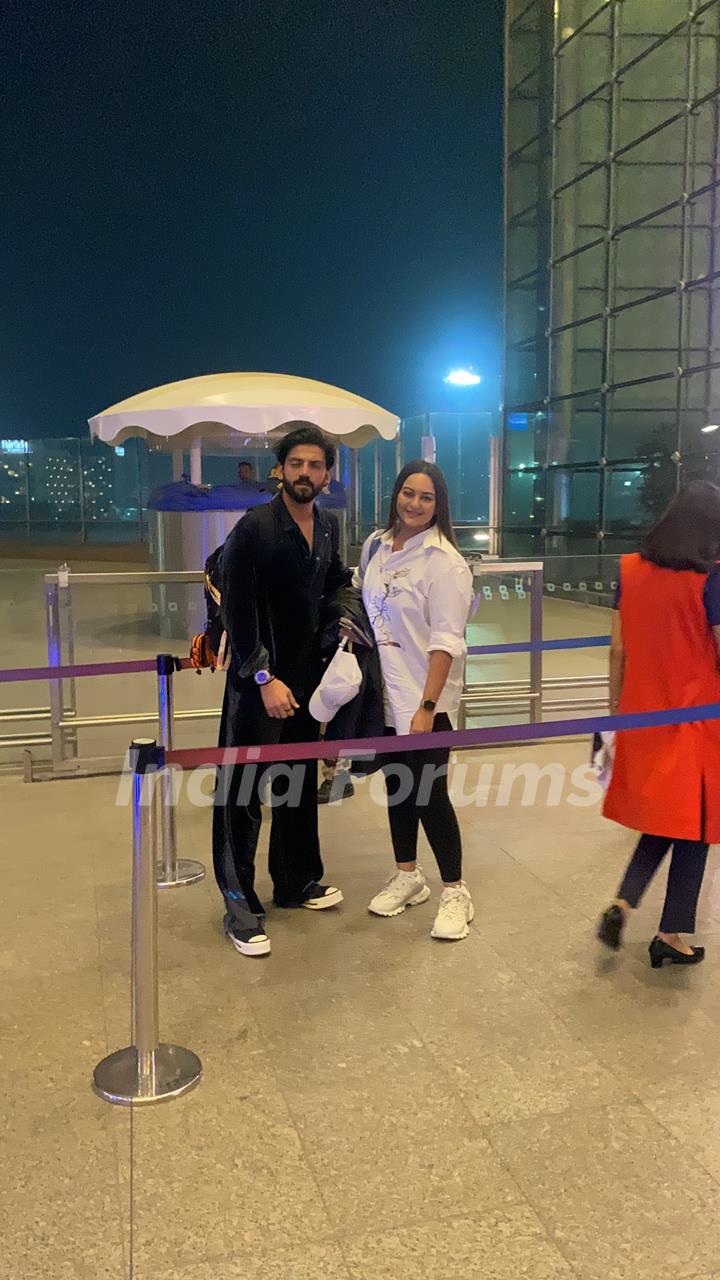 Sonakshi Sinha and Zaheer Iqbal snapped at the airport