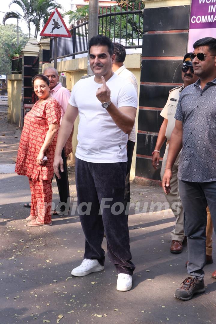 Arbaaz Khan cast their votes in Mumbai