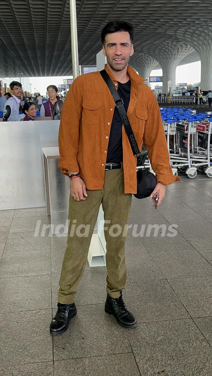 Avinash Tiwary snapped at the airport