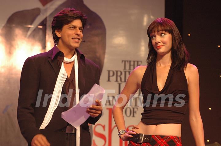 Shah Rukh Khan at the Filmfare awards function