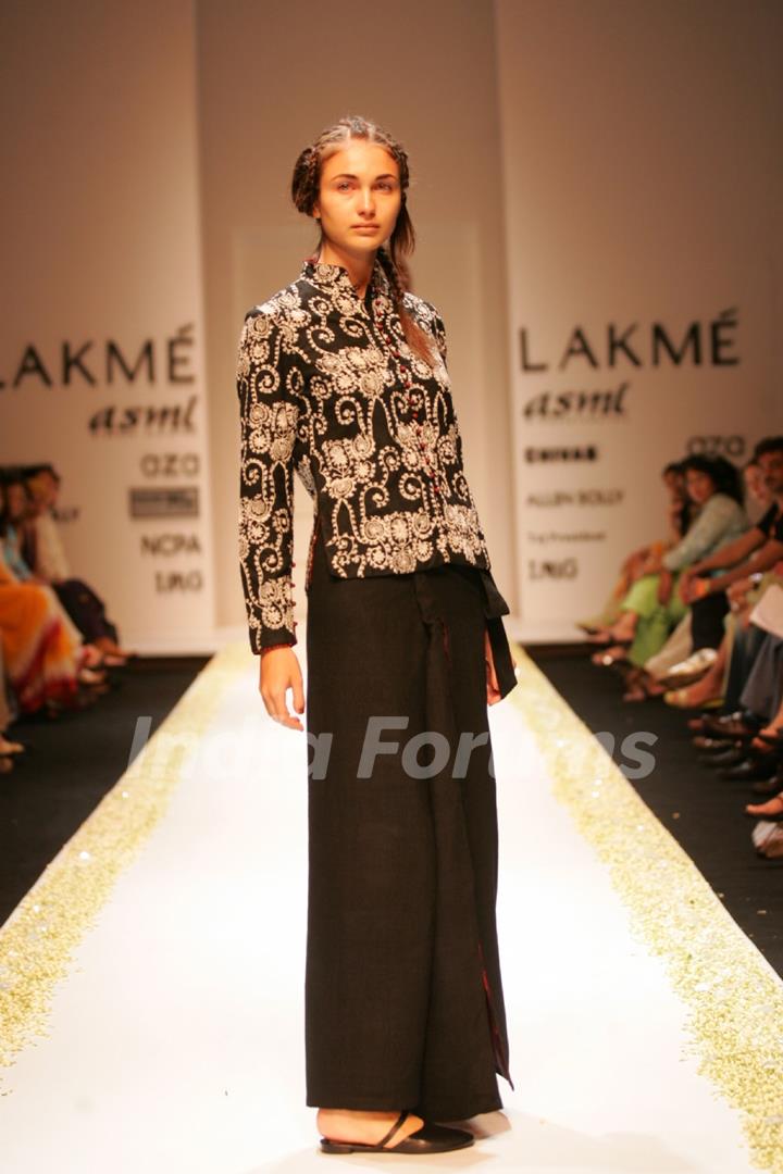 Sonam Dubal presents a global fashion travelogue on the ramp at Lakme Fashion Week in Mumbai on March 27