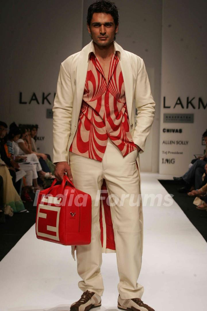 Ten talented young designers presented a spectacular show at the Aza Gen Next extravaganza at Lakme Fashion Week in Mumbai