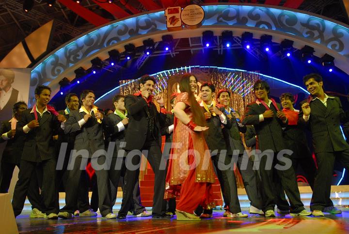 Abhishek Bachchan and Kiron Kher performing at Zee Cine Awards 2007, Genting Highlands Resort, Malaysia