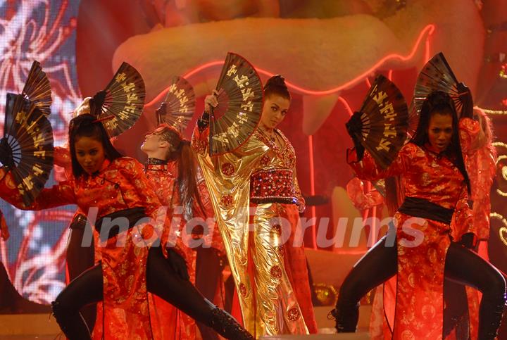 Aishwarya Rai performing at Zee Cine Awards 2007, Genting Highlands Resort, Malaysia