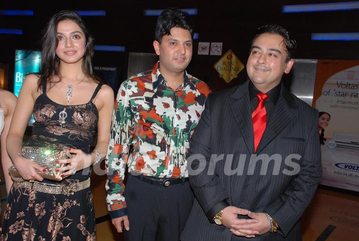 Adnan Sami''s new album Ek Din was launched by T-series in Mumbai on April 12 Lyrics writer Sameer and former actress Divya Kumar were present at the launch