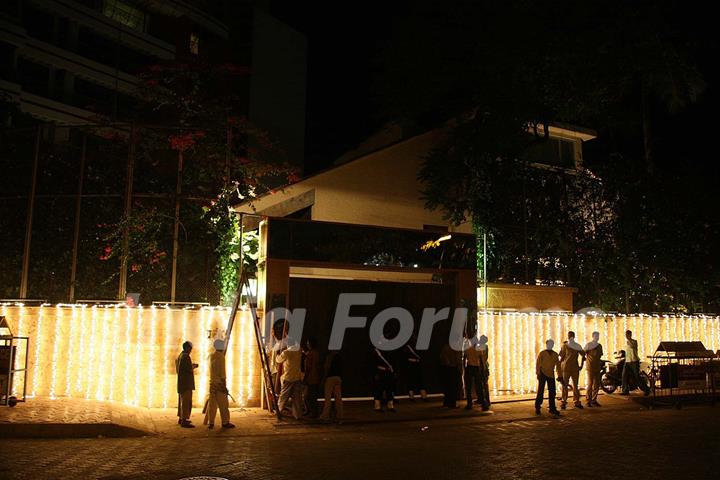 Preparations in full swing at Aishwarya Rai and Abhishek Bachchan''s residence