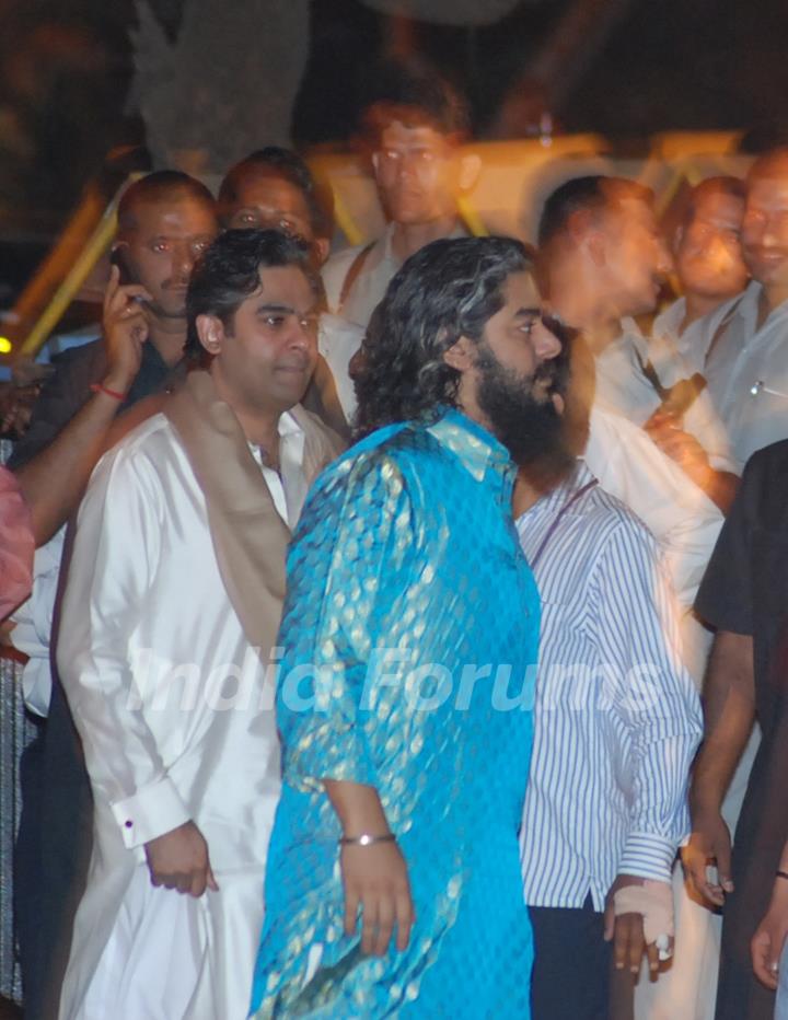 Celebrities arriving at the Aishwarya Rai & Abhishek Bachchan wedding sangeet ceremony