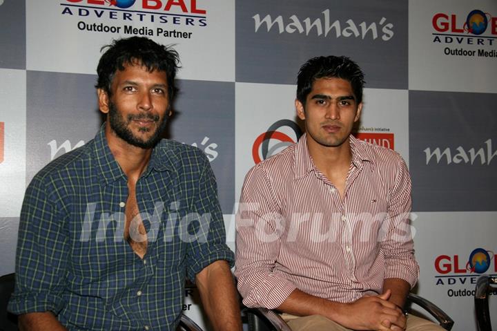 Milind Soman and Boxer Vijendra Singh at &quot;Body Mind Exhibition&quot; at Grand Hyatt