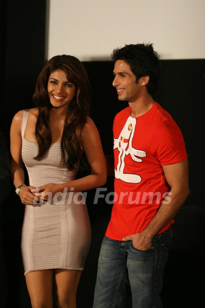 Shahid Kapoor and Priyanka Chopra at ''Kaminey'' Press Meet at Cinemax, in Mumbai