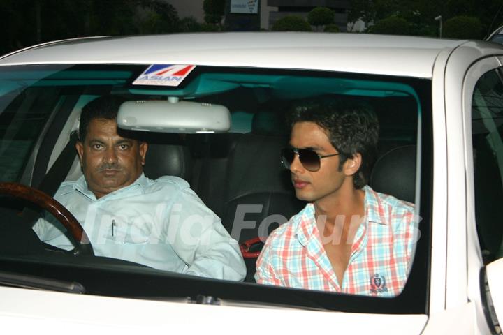 Bollywood actor Shahid Kapoor at BIG 927 FM office for promoting his film ''''Kaminey'''', in New Delhi on Sunday-