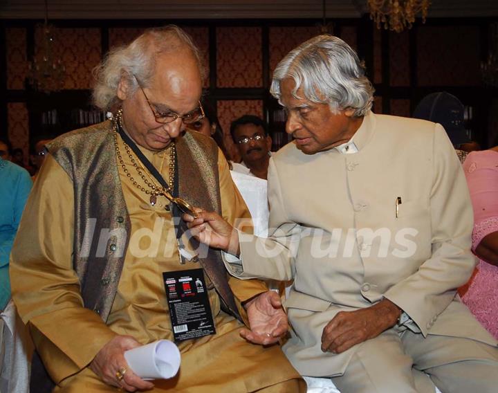 Pt Jasraj with Dr Abdul Kalam at Music Industry forum