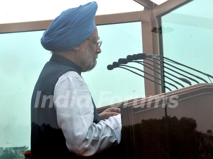 Prime Minister Manmohan Singh addressing to the Nation on 63rd Independence Day at Red Fort, on Saturday in New Delhi 15 August 2009